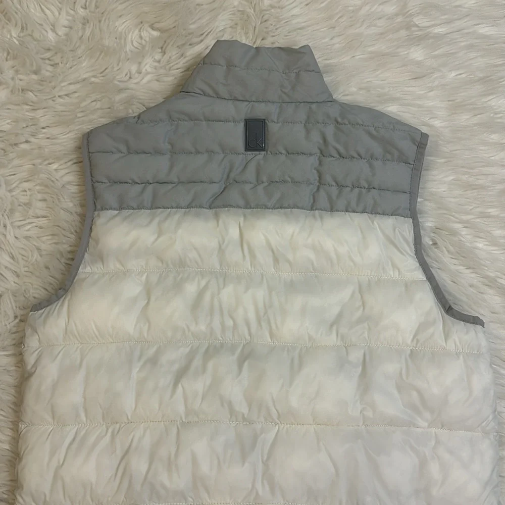Calvin Klein puffer vest size Small